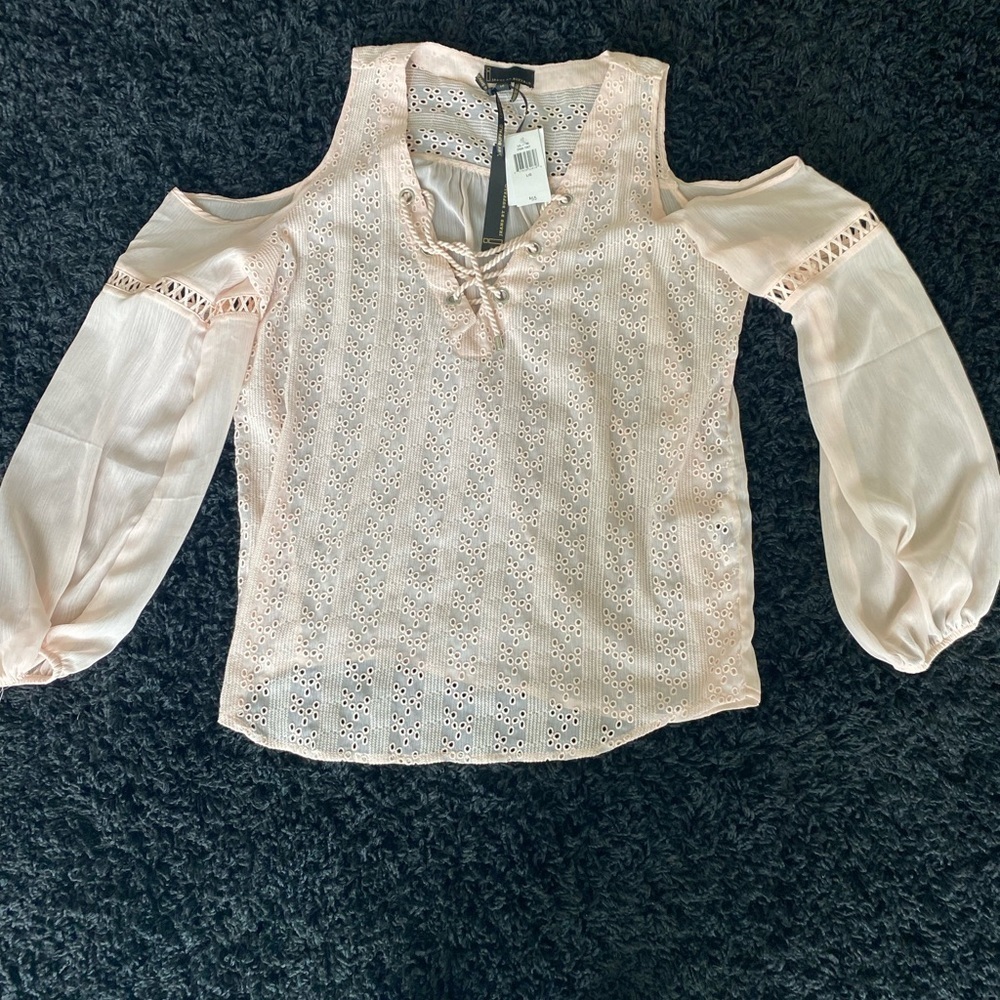 Light pink casual or dressy cold shoulder top size large🍍A-1